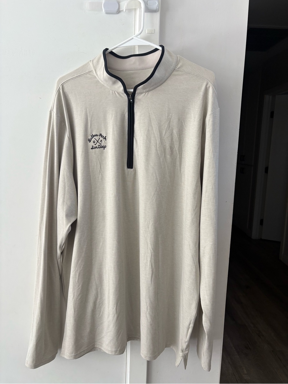 Light Beige Quarter-Zip Pullover with Black Trim Kingsmen Golf XXL